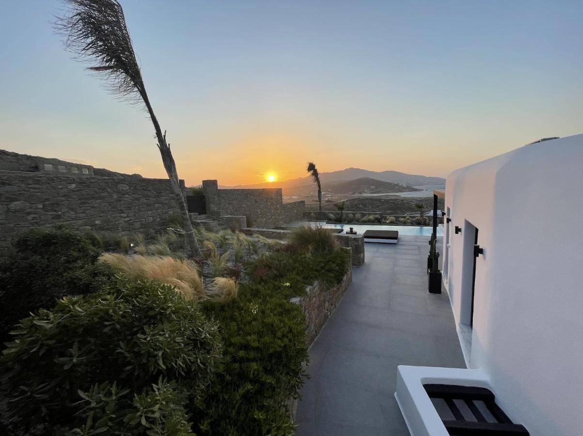 Black And White Villas Ftelia - Mykonos Mykonos Town ภายนอก รูปภาพ